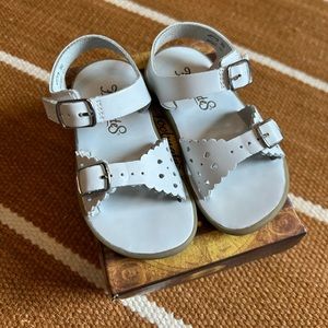 Footmates Ariel sandal in white size 6
